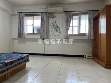 客廳空間超大的兩房(還有平面車位可以租) - Image 1
