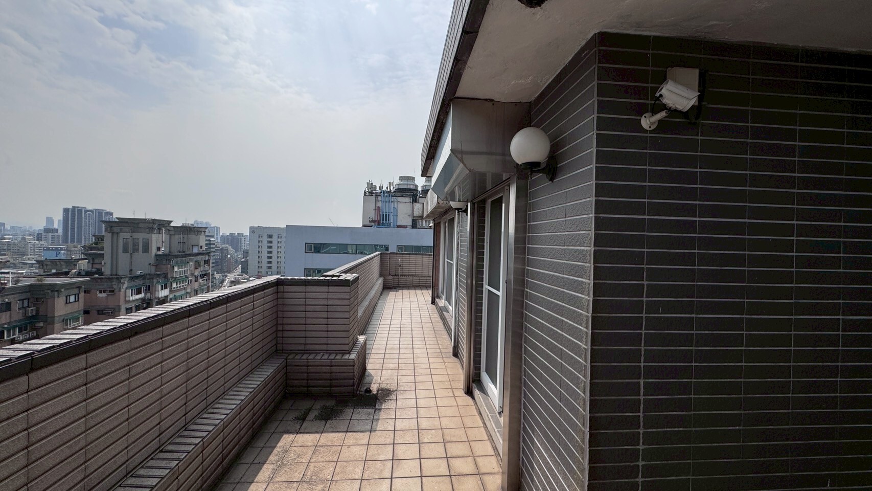 台北市松山區南京首都廣場大廈待售房屋