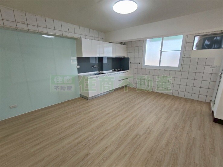 自由商圈翻新電梯三房