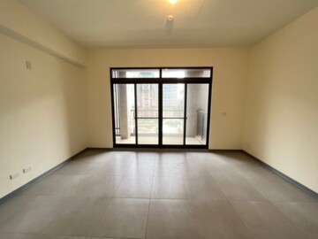 草間帶電梯住店 - Image 1