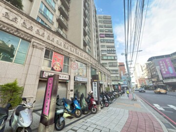 哲博溪崑一街30巷8號華廈待售房屋