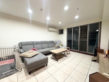 大學校園待售房屋