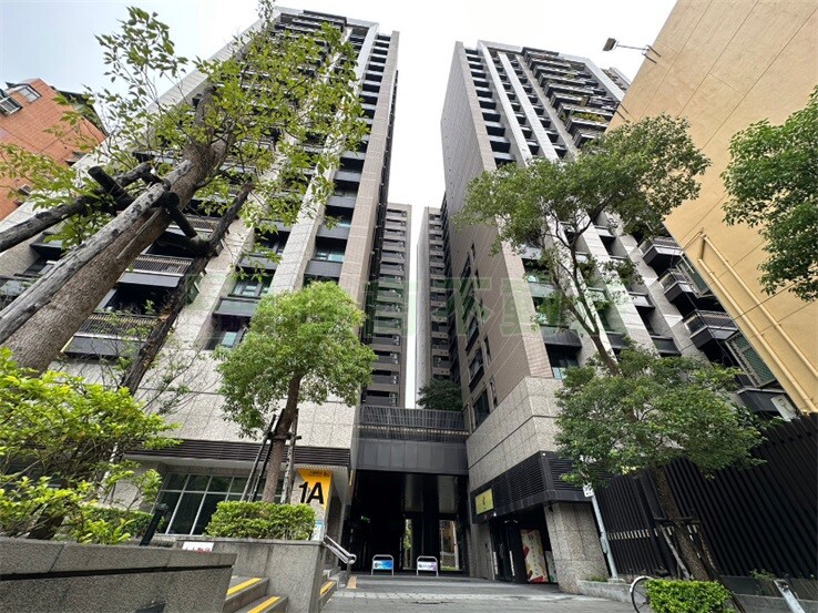 🚇大橋頭捷運｜高樓景觀大戶超站S大四房＋雙車位