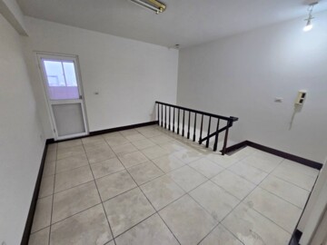 大溪介壽路近鬧區別墅店面 - Image 1