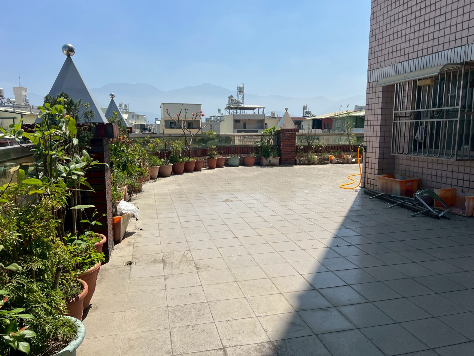 屏東縣潮州鎮狄斯耐花園廣場待售房屋