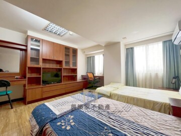 W近經國路商圈.湳雅大全聯|超值電梯套房|可貓咪. - Image 1