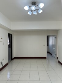 健康路二段三房兩廳一衛電梯華廈近寶雅全聯小北家樂福 - Image 1