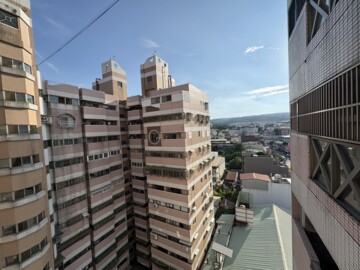 美滿天廈4房~可租補 可用空間超過45坪 - Image 1