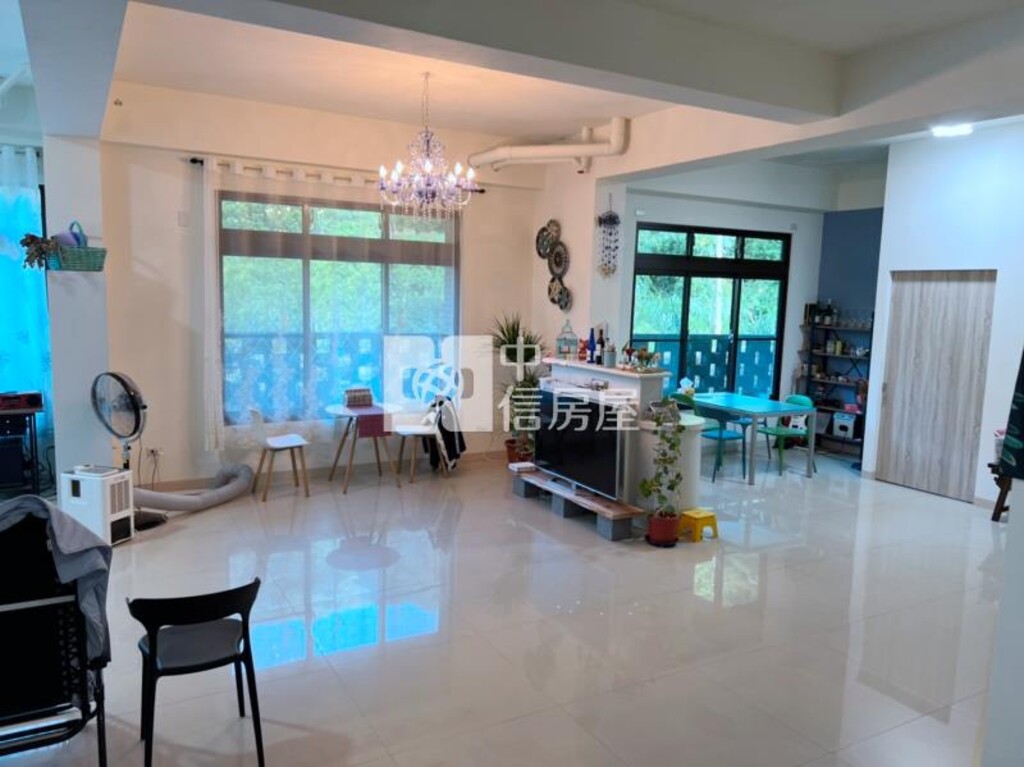 龍潭邊間9套房大坪數透天