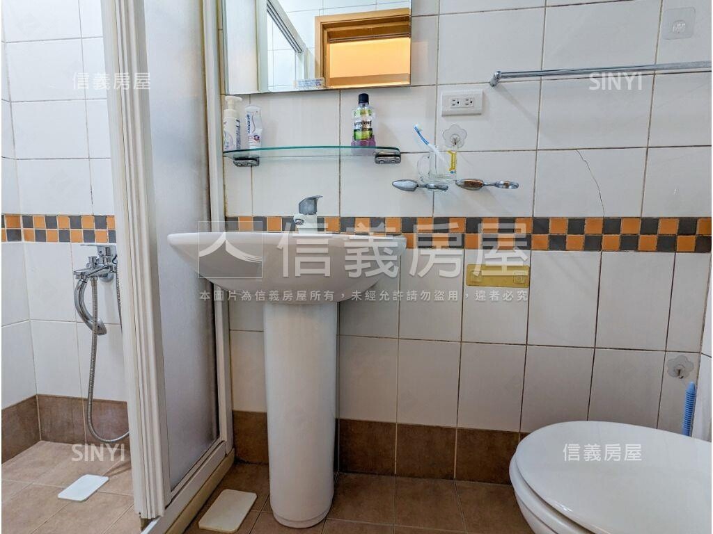 新北市五股區新加坡花園城堡(阿亮的家)待售房屋