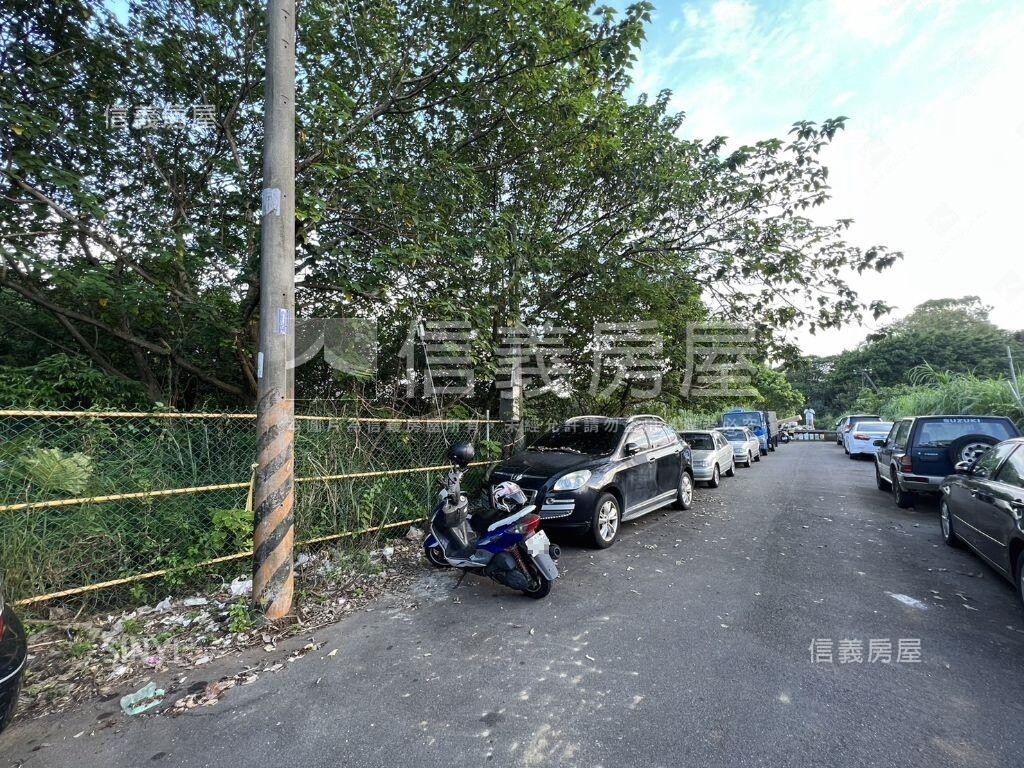 華勛公園旁稀有農地