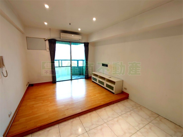 漢神巨蛋兩房＋平面車位