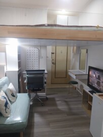 中原至尊美復式屋套房 - Image 1