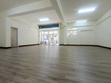 鑫典團隊張均翊～幸福邊間住辦一樓～門口可停車～ - Image 1