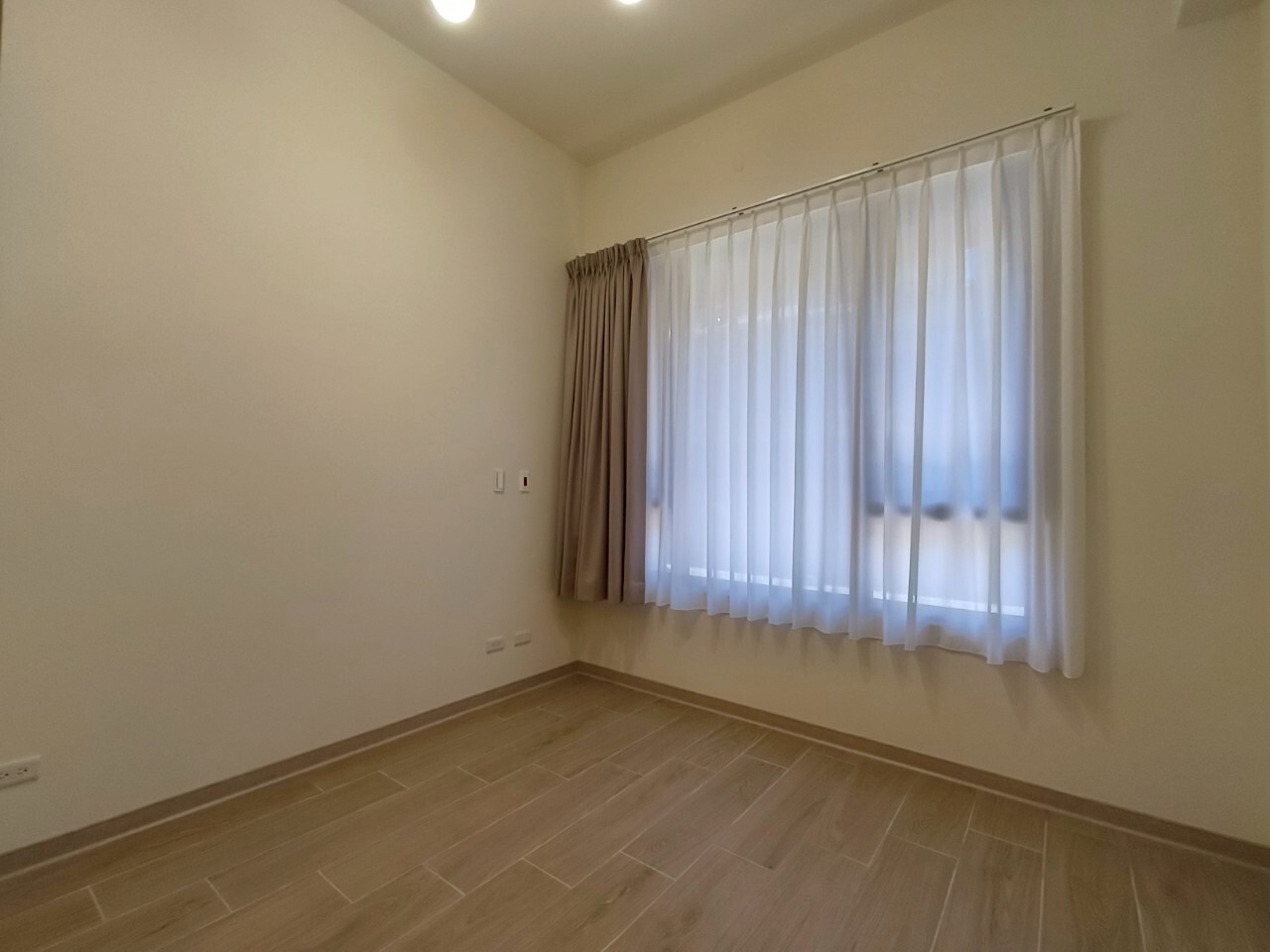 巴瓦全新悠閒三房車