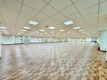U-Town簡裝半層大廠辦出租中 - Image 1