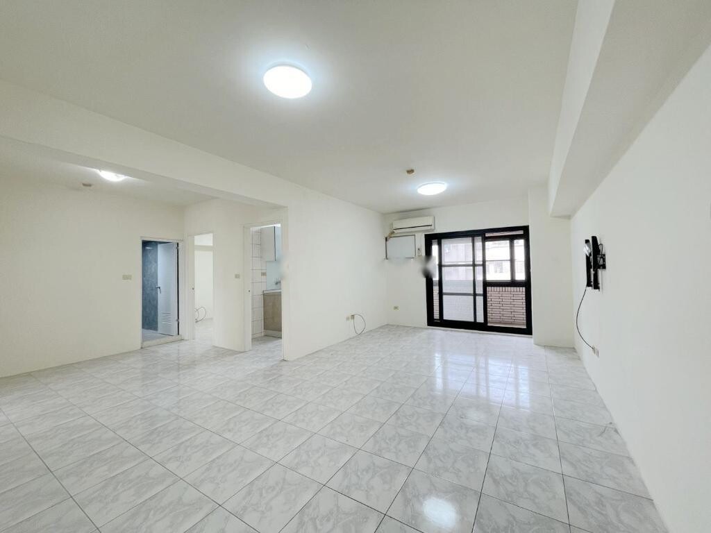高雄市楠梓區國王碧廈待售房屋