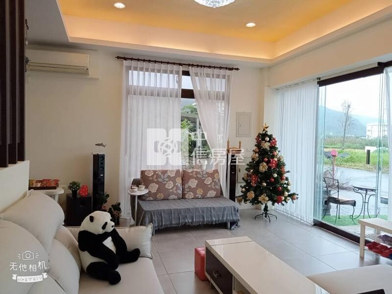 頭城星巴克旁大地坪邊間別墅