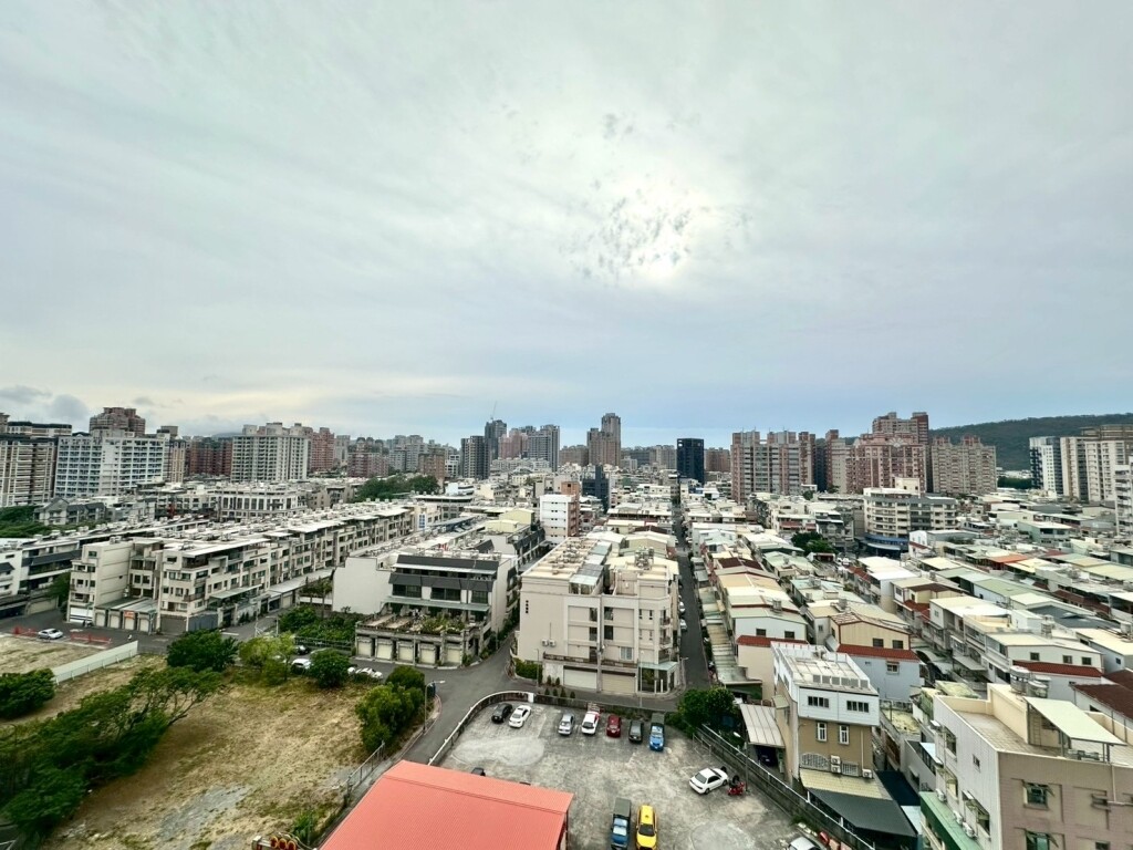 樂屋_高雄市仁武區太子雲極待售房屋 高雄市仁武區太子雲極待售房屋