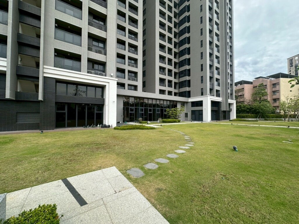 樂屋_高雄市仁武區太子雲極待售房屋 高雄市仁武區太子雲極待售房屋