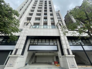 TheQ❤️鳳鳴車站6米面寬金店面❤️友成團隊彤彤 - Image 1