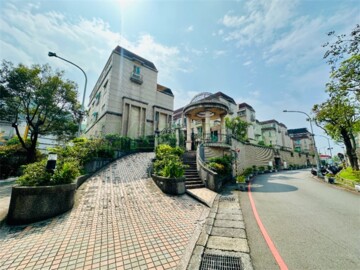 新光別墅村待售房屋