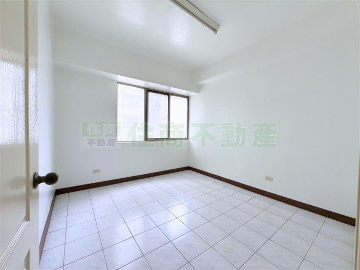 樂屋_台中市西屯區俊國萬里星座日座待售房屋 台中市西屯區俊國萬里星座日座待售房屋