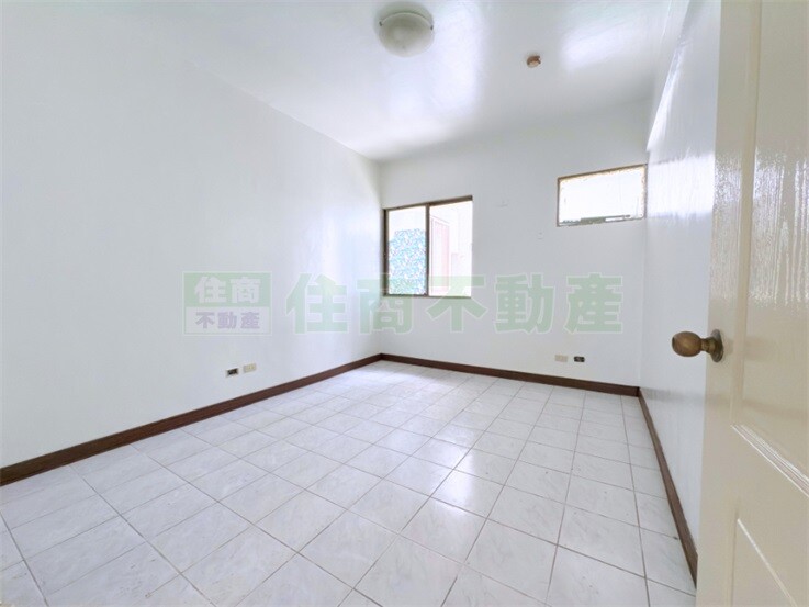 樂屋_台中市西屯區俊國萬里星座日座待售房屋 台中市西屯區俊國萬里星座日座待售房屋