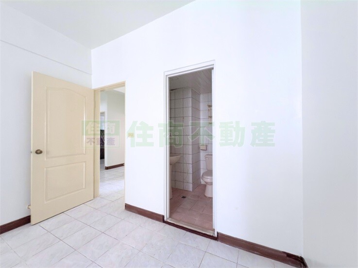 樂屋_台中市西屯區俊國萬里星座日座待售房屋 台中市西屯區俊國萬里星座日座待售房屋