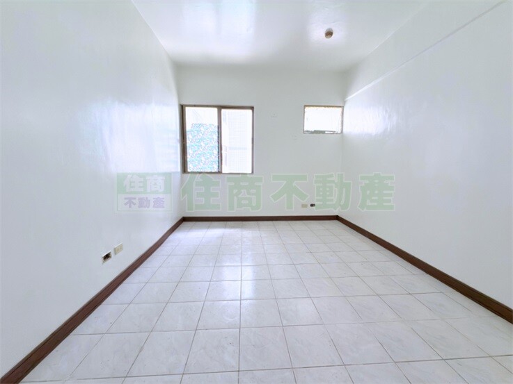 樂屋_台中市西屯區俊國萬里星座日座待售房屋 台中市西屯區俊國萬里星座日座待售房屋