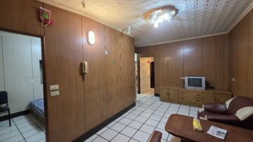 中華路巷弄5樓公寓 - Image 1