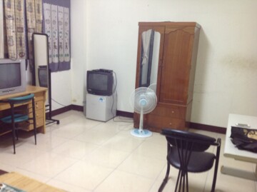 垂楊體育館聖馬嘉大東吳嘉工嘉中嘉職華商文化夜市套房 - Image 1