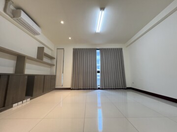 善化正建國路辦公診所補習班店舖電梯透天 - Image 1