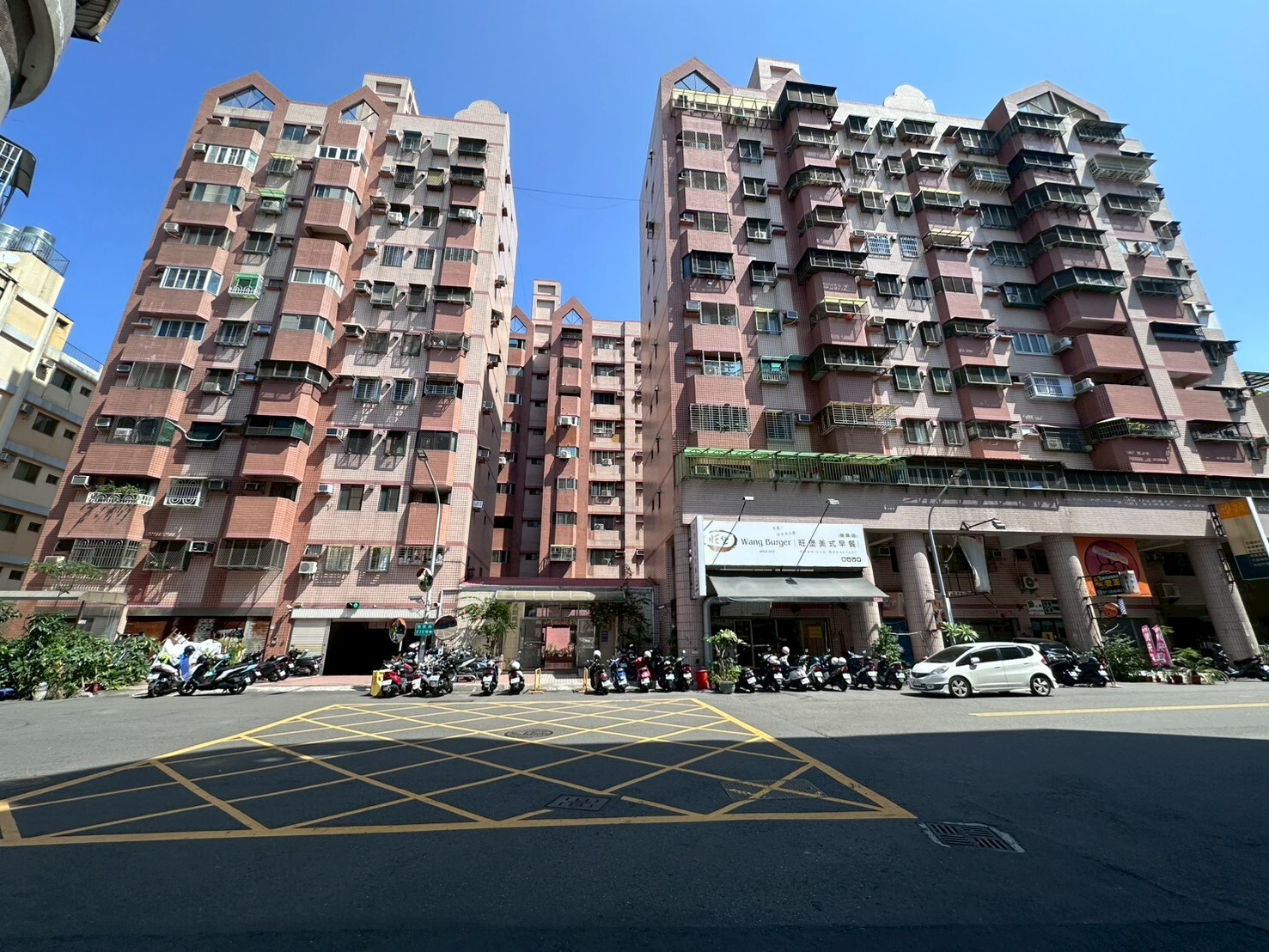 德賢商圈#價可談#質感公寓價#免整理三房 華夏  