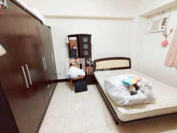 大學校園待售房屋