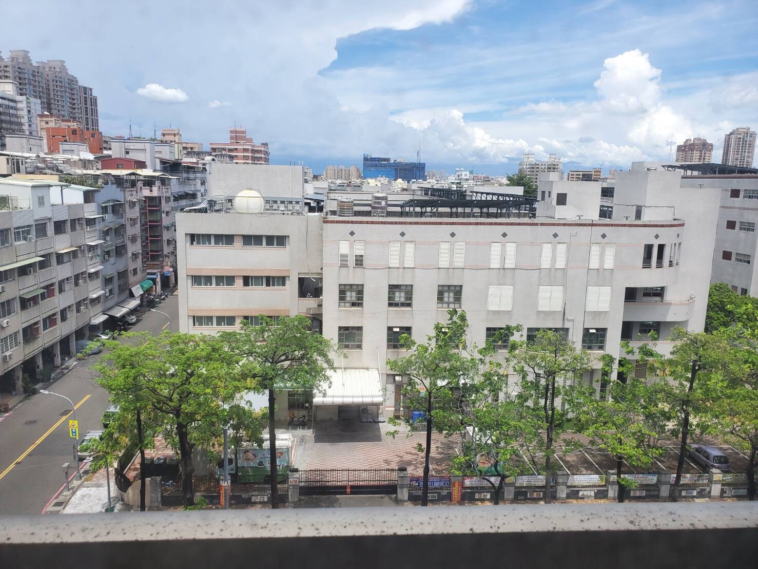 高雄市左營區保固龍華新廈待售房屋