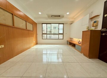 閱讀左岸待售房屋