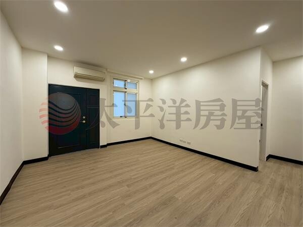 😍桃園市政府特區➡️稀有整新三房含車位	 			