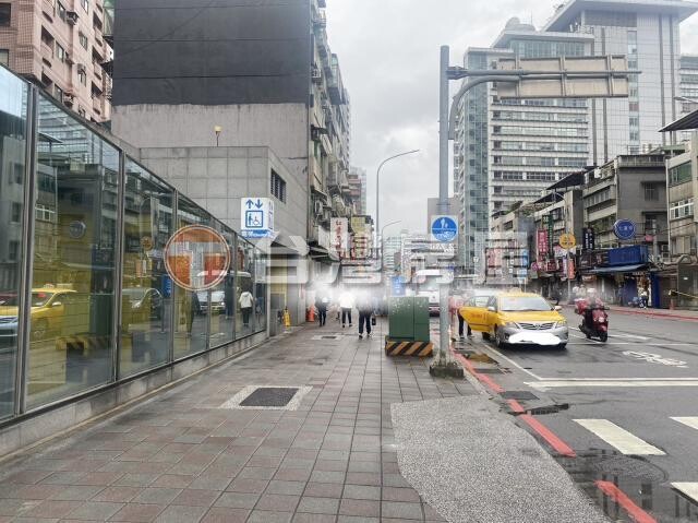 新北市新店區康和春秋待售房屋