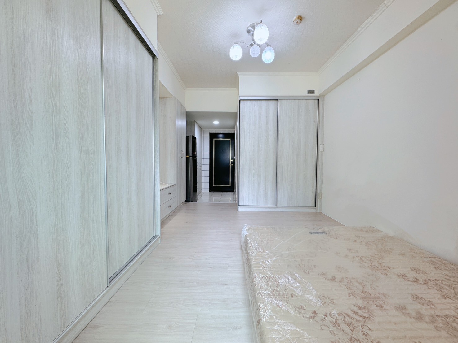 新北市新店區君臨大地待售房屋
