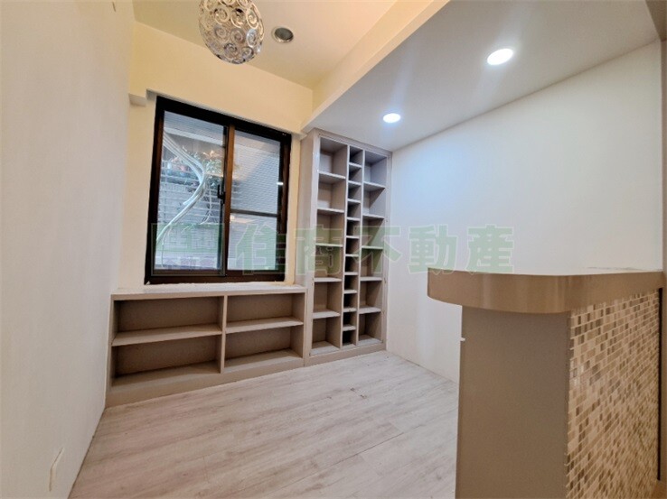新北市淡水區海天(DEFG棟)待售房屋
