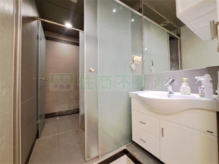 新北市淡水區海天(DEFG棟)待售房屋