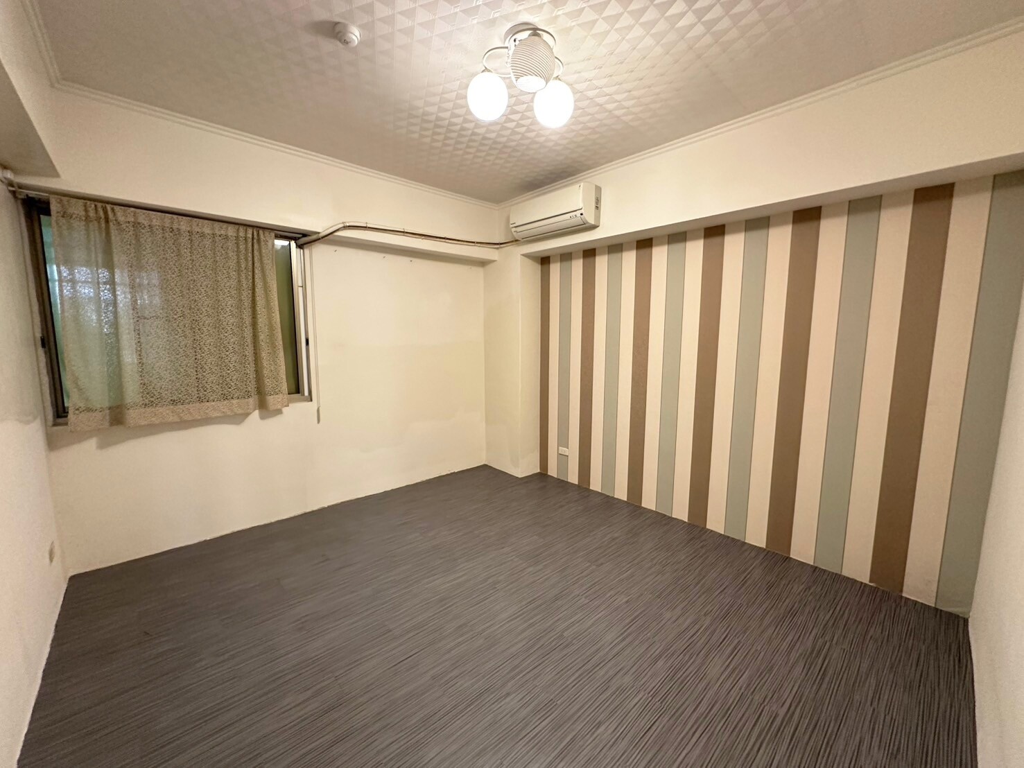 嘉義市西區巴黎大廈待售房屋