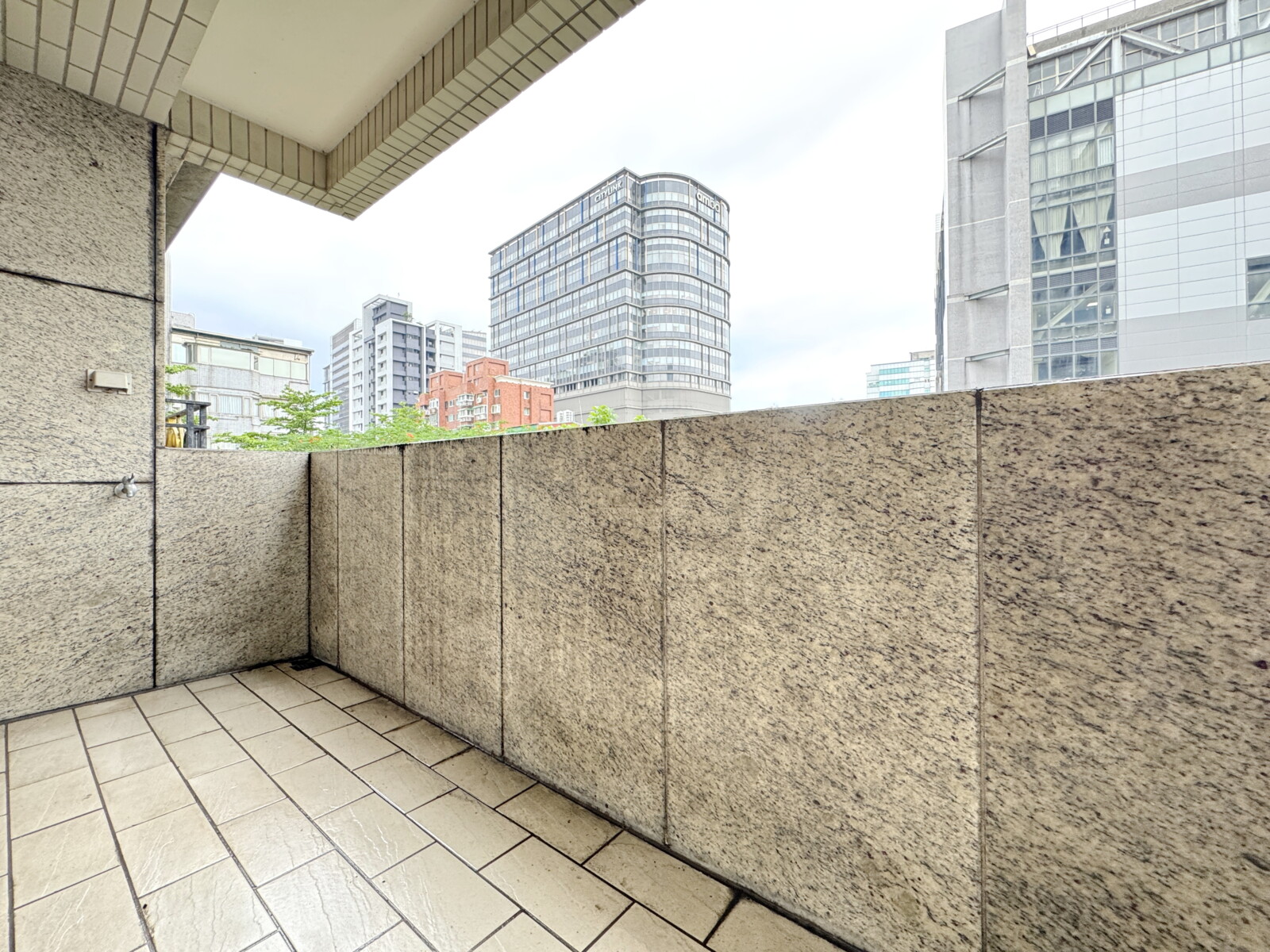 台北市南港區遠雄國際金融廣場/大都市新天地待售房屋