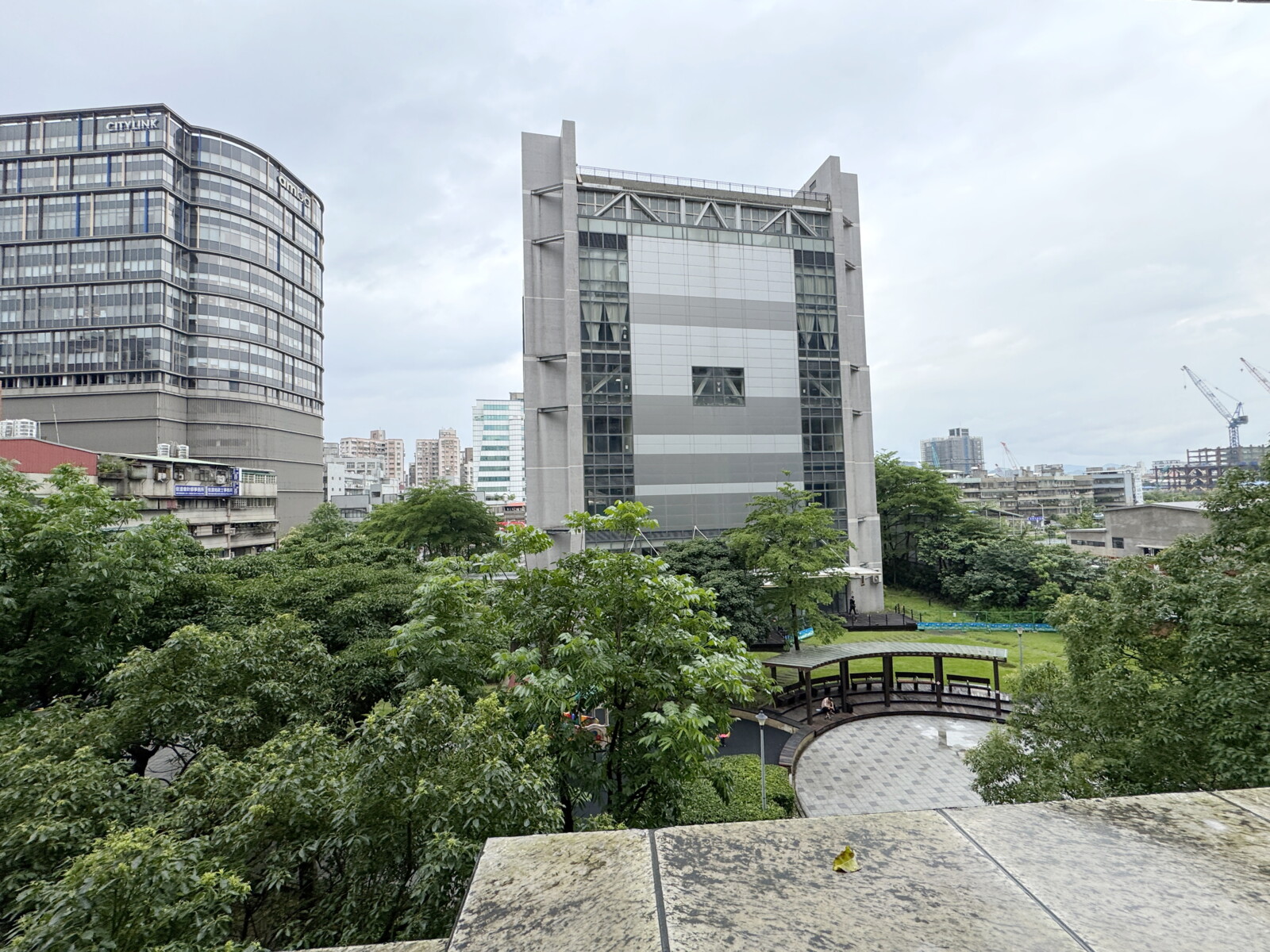 台北市南港區遠雄國際金融廣場/大都市新天地待售房屋