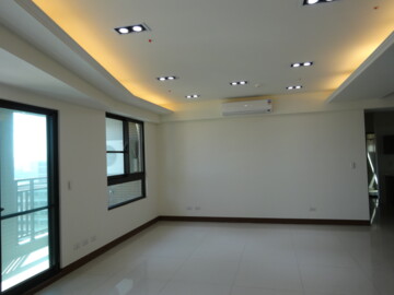 位農16,4分到公園,4分到捷運站,3分到輕軌站。 - Image 1