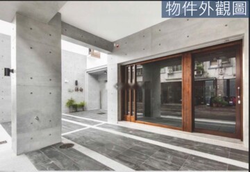 寬大沐白待售房屋