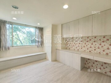 世界山莊待售房屋