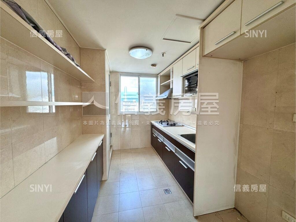 台中市西區璀璨之旅待售房屋