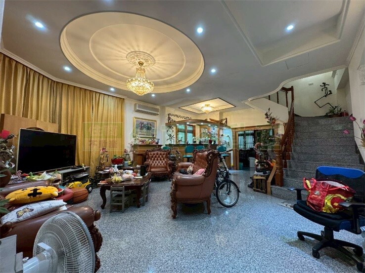 楊梅體育園區大地坪美透天